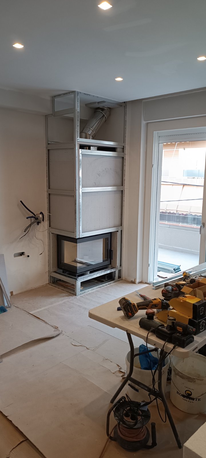 fire-box-fireplace-installed-ready-for-drywall-thermal-chamber-structure.jpg
